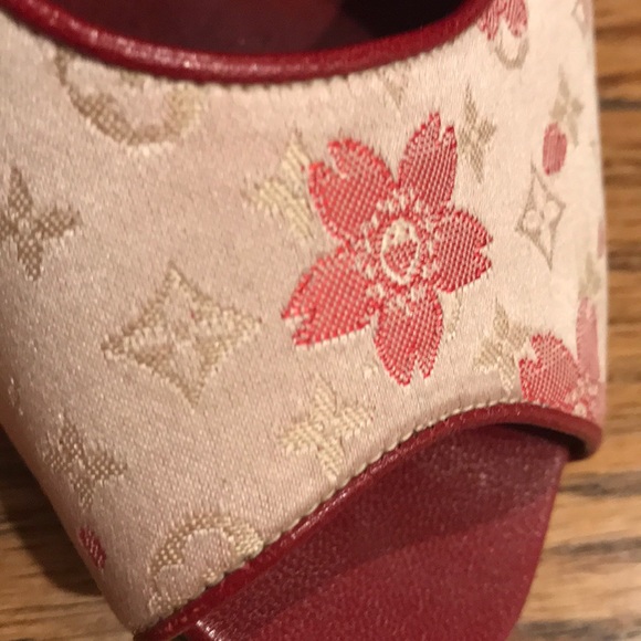 Authentic LV cherry blossom satin slingbacks - Picture 7 of 7